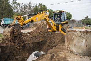 Avance de obras de saneamiento en el barrio Sarandí