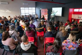 Conversatorio sobre suicidio en casa Comunitaria de Promoción de Salud Mental de Colón