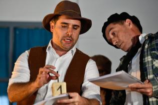 Lectura de Hay barullo en El Resorte, de Juceca, por la Comedia Nacional en Juan Lacaze Lectura de Hay barullo en El Resorte, de Juceca, por la Comedia Nacional en Juan Lacaze
