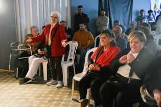 Lectura de Hay barullo en El Resorte, de Juceca, por la Comedia Nacional en Juan Lacaze Lectura de Hay barullo en El Resorte, de Juceca, por la Comedia Nacional en Juan Lacaze