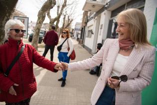 Lectura de Hay barullo en El Resorte, de Juceca en el anexo del Municipio de Juan Lacaze