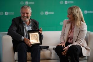 Salvador Rueda participa en panel para autoridades de la intendencia de Montevideo