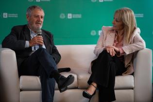 Salvador Rueda participa en panel para autoridades de la intendencia de Montevideo