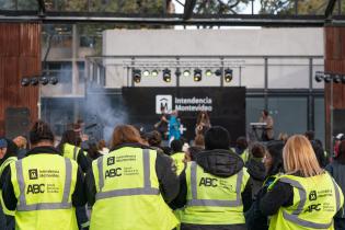 Espectáculo de Eli Almic en plaza las Pioneras Espectáculo de Eli Almic en plaza las Pioneras