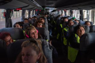 Recorrida del bus turístico con participantes del proyecto «Mujeres que Reverdecen»