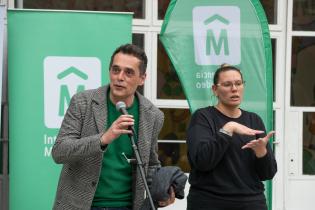 Entrega de instrumentos musicales a niñas y niños como complemento del programa « Un Instrumento un/a Niño/a » Entrega de instrumentos musicales a niñas y niños como complemento del programa « Un Instrumento un/a Niño/a »