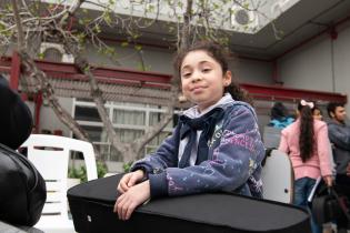 Entrega de instrumentos musicales a niñas y niños como complemento del programa « Un Instrumento un/a Niño/a » Entrega de instrumentos musicales a niñas y niños como complemento del programa « Un Instrumento un/a Niño/a »