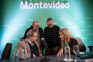 Firma de título de propiedad tras regularización del asentamiento Santa María de Piedras Firma de título de propiedad tras regularización del asentamiento Santa María de Piedras