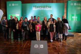 Firma de título de propiedad tras regularización del asentamiento Santa María de Piedras Firma de título de propiedad tras regularización del asentamiento Santa María de Piedras