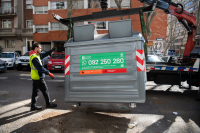 Reubicación de contenedores en el barrio Pocitos