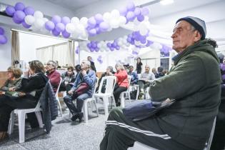 Cuenta la ciudad desde tu barrio: Montevideo 300 años Cuenta la ciudad desde tu barrio: Montevideo 300 años