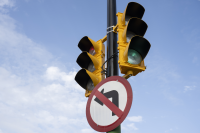 Nuevo semáforo en la calle Juan Jacobo Rousseau y Larravide 