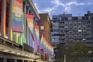Iluminación de la fachada de la Intendencia de Montevideo en el marco del Mes de la Diversidad Iluminación de la fachada de la Intendencia de Montevideo en el marco del Mes de la Diversidad