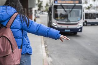 Parada de ómnibus en Montevideo