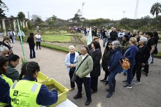 Entrega de esquejes de rosales en el Rosedal del Prado Entrega de esquejes de rosales en el Rosedal del Prado