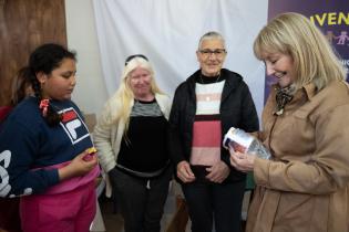 Intendenta Carolina Cosse participa de actividad barrial con vecinos y vecinas del barrio 17 de Junio