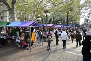 Feria por marcha de la Diversidad en plaza de Cagancha