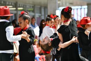 Celebración del 1º aniversario de la escuela No.319 República Popular de China Celebración del 1º aniversario de la escuela No.319 República Popular de China