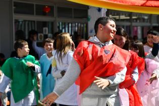 Celebración del 1º aniversario de la escuela No.319 República Popular de China