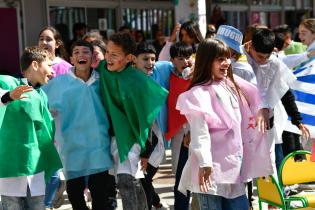 Celebración del 1º aniversario de la escuela No.319 República Popular de China