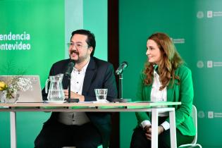 Almuerzo de trabajo con la prensa por anuncios sobre limpieza de la Intendencia de Montevideo