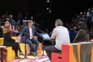 Escritor Mircea Cartarescu, candidato a premio Nobel de literatura se presenta en el teatro Solís Escritor Mircea Cartarescu, candidato a premio Nobel de literatura se presenta en el teatro Solís
