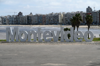 Intervención en letras de Montevideo por el Día Internacional de las Personas Mayores