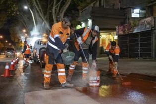  Pintura de carriles solo bus e instalación de cámaras en Av.8 de Octubre