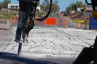 Avance de obras en Av. Don Pedro de Mendoza entre Teniente Rinaldi y Camino Capitán Tula
Pie de foto Avance de obras en Av. Don Pedro de Mendoza entre Teniente Rinaldi y Camino Capitán Tula    , 09 de Octubre de 2023