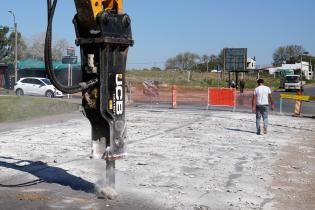 Avance de obras en Av. Don Pedro de Mendoza entre Teniente Rinaldi y Camino Capitán Tula
Pie de foto Avance de obras en Av. Don Pedro de Mendoza entre Teniente Rinaldi y Camino Capitán Tula    , 09 de Octubre de 2023