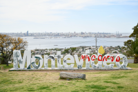 Intervención Macondo en letras de Montevideo en el Cerro, 10 de octubre de 2023