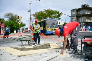 Montevideo avanza camino a clase en Av. Carlos María Ramírez entre Heredia y Humboldt, 10 de octubre de 2023