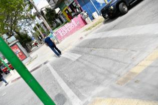 Montevideo avanza camino a clase en Av. Carlos María Ramírez entre Heredia y Humboldt, 10 de octubre de 2023