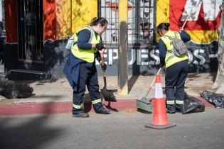 Cuadrilla de trabajo ABC realiza tareas de barrido en Avda. Mariscal Solano López y Samuel Blixen