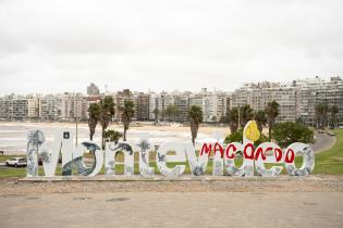 Intervención Macondo en letras de Montevideo Intervención Macondo en letras de Montevideo