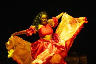 Presentación de « Música y danza en un viaje sensoperceptivo » en el teatro Solís Presentación de « Música y danza en un viaje sensoperceptivo » en el teatro Solís