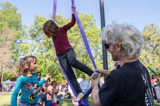 Fiesta por el Día de la Juventud en el parque del Prado 