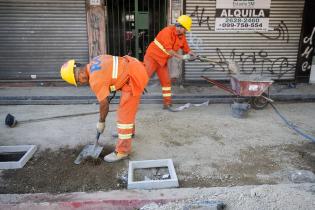 Finalización del primer tramo de la obra en veredas de Avda.8 de Octubre Finalización del primer tramo de la obra en veredas de Avda.8 de Octubre