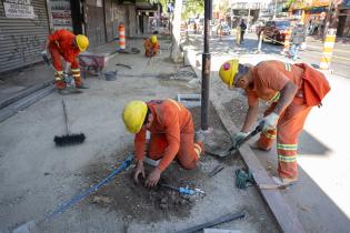 Finalización del primer tramo de la obra en veredas de Avda.8 de Octubre Finalización del primer tramo de la obra en veredas de Avda.8 de Octubre
