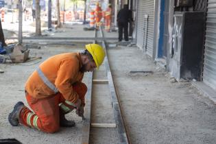 Finalización del primer tramo de la obra en veredas de Avda.8 de Octubre Finalización del primer tramo de la obra en veredas de Avda.8 de Octubre