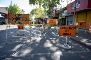 Finalización del primer tramo de la obra en veredas de Avda.8 de Octubre Finalización del primer tramo de la obra en veredas de Avda.8 de Octubre