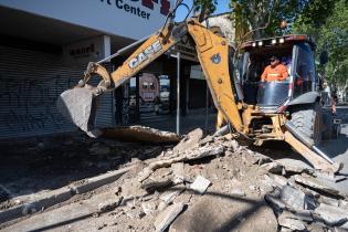 Finalización del primer tramo de la obra en veredas de Avda.8 de Octubre Finalización del primer tramo de la obra en veredas de Avda.8 de Octubre
