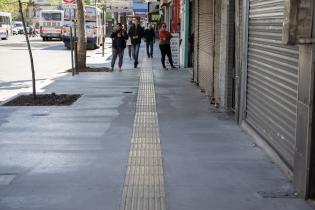 Finalización del primer tramo de la obra en veredas de Avda.8 de Octubre Finalización del primer tramo de la obra en veredas de Avda.8 de Octubre