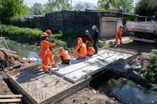 Construcción de puentes peatonales en el barrio Los Milagros	