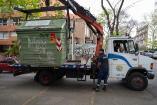 Reubicación de contenedores en barrio Punta Carretas