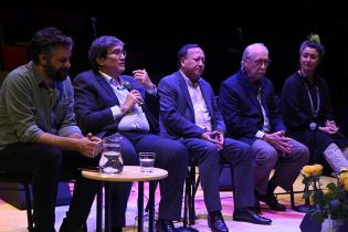 Conferencia "El universo creativo de Gabo" en el teatro Solís Conferencia "El universo creativo de Gabo" en el teatro Solís