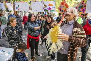 Peatonal barrial en la calle Durazno entre Ejido y Aquiles Lanza