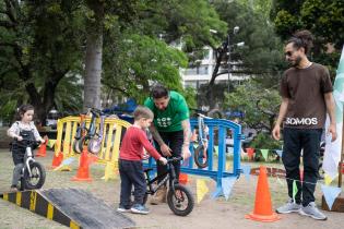 Actividades en la plaza Varela por el día de las plazas