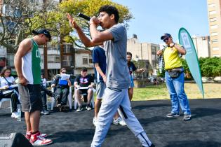 Actividades en plaza Juan Angel Silva por el día de las plazas