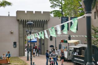 Actividades en el castillo del Parque Rodó por el día de las plazas